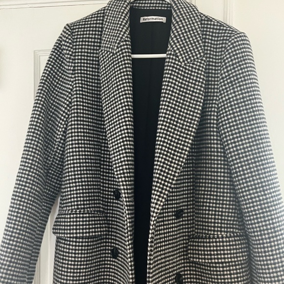 Reformation S coat in black and white houndstooth. Great condition! - Picture 9 of 11